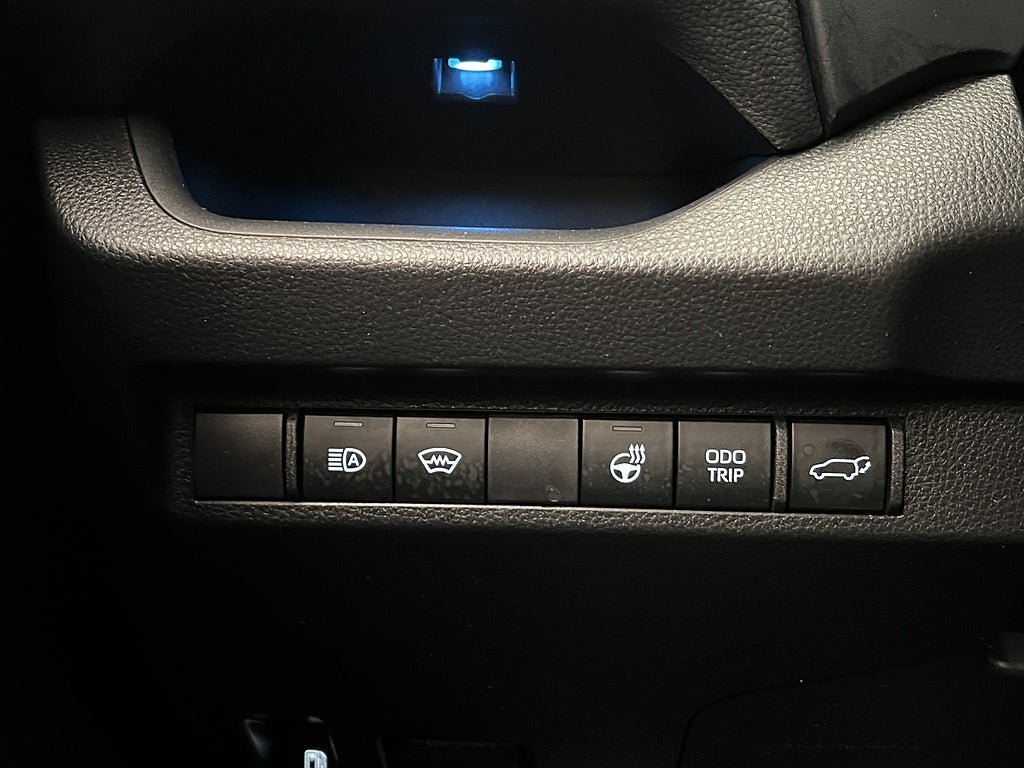 Vehicle Image 24