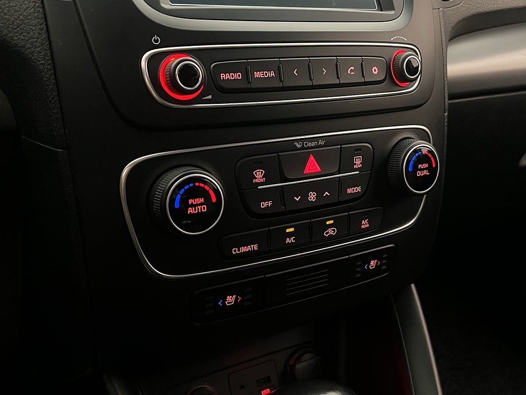 Vehicle Image 24