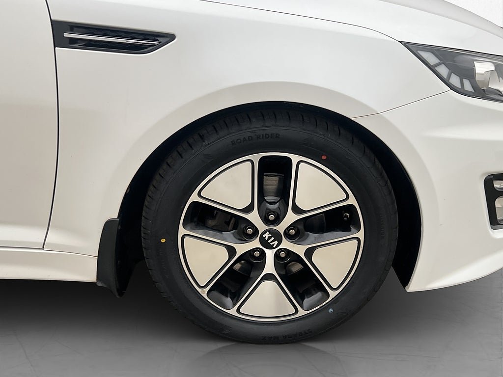 Vehicle Image 13