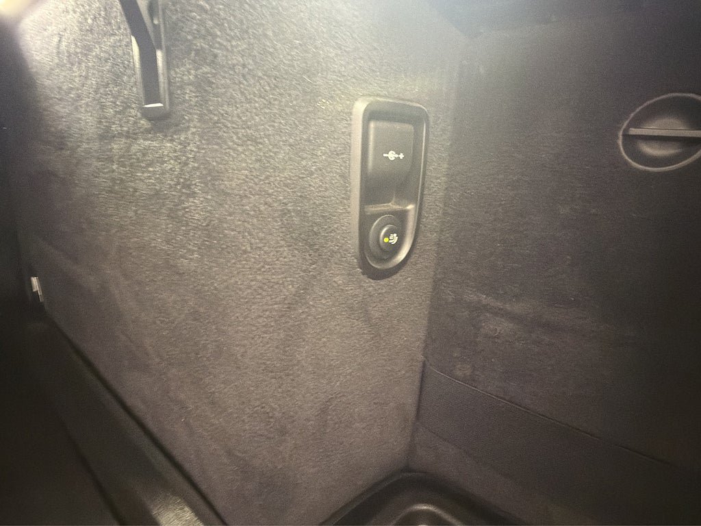 Vehicle Image 35