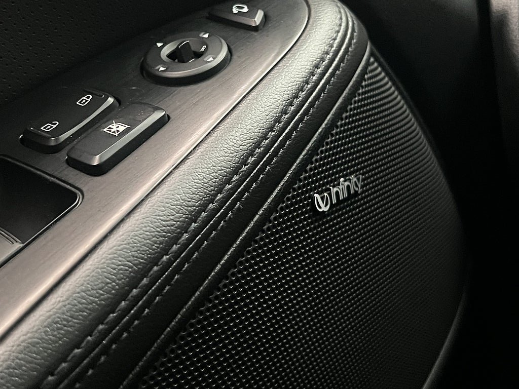 Vehicle Image 32