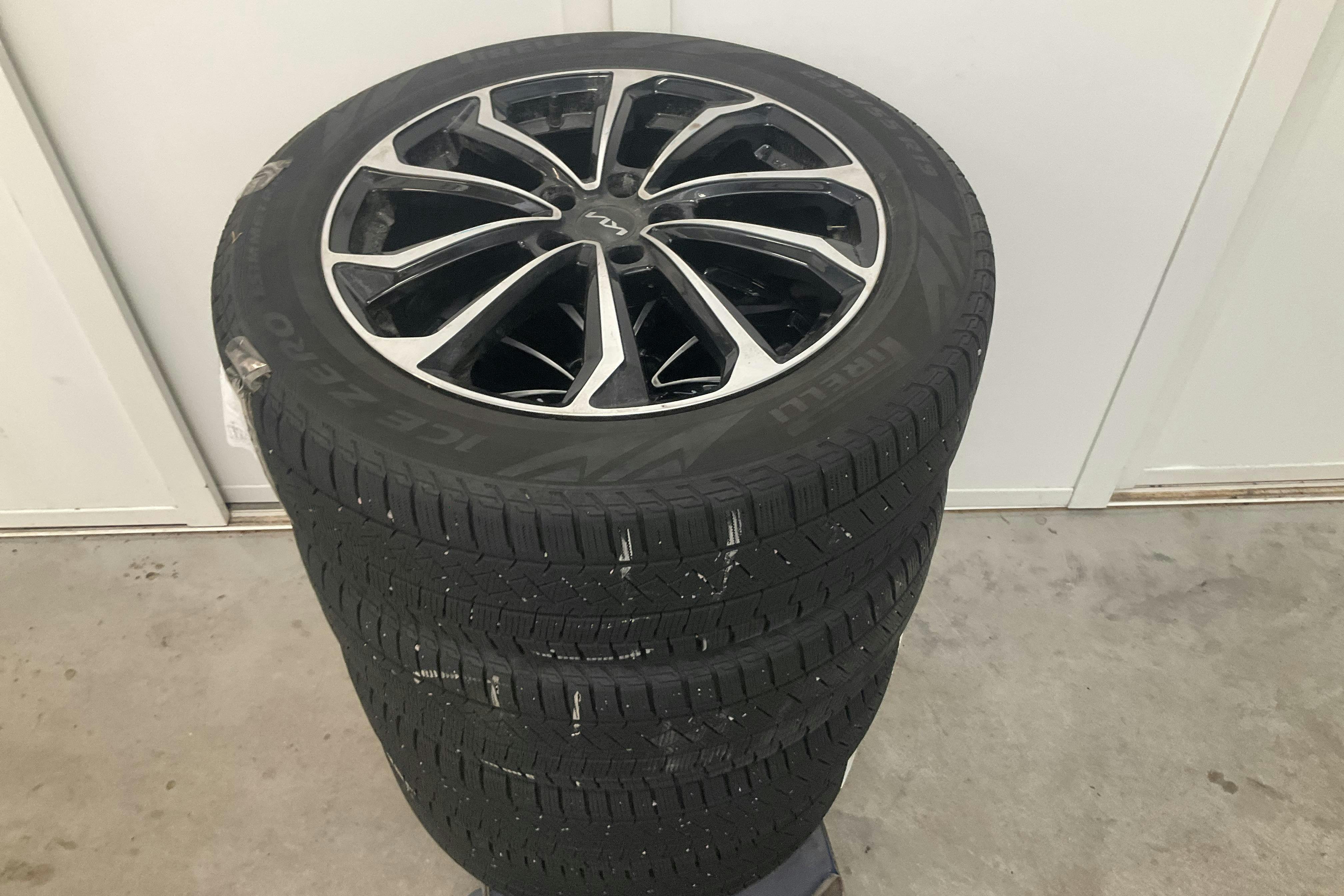 Vehicle Image 16