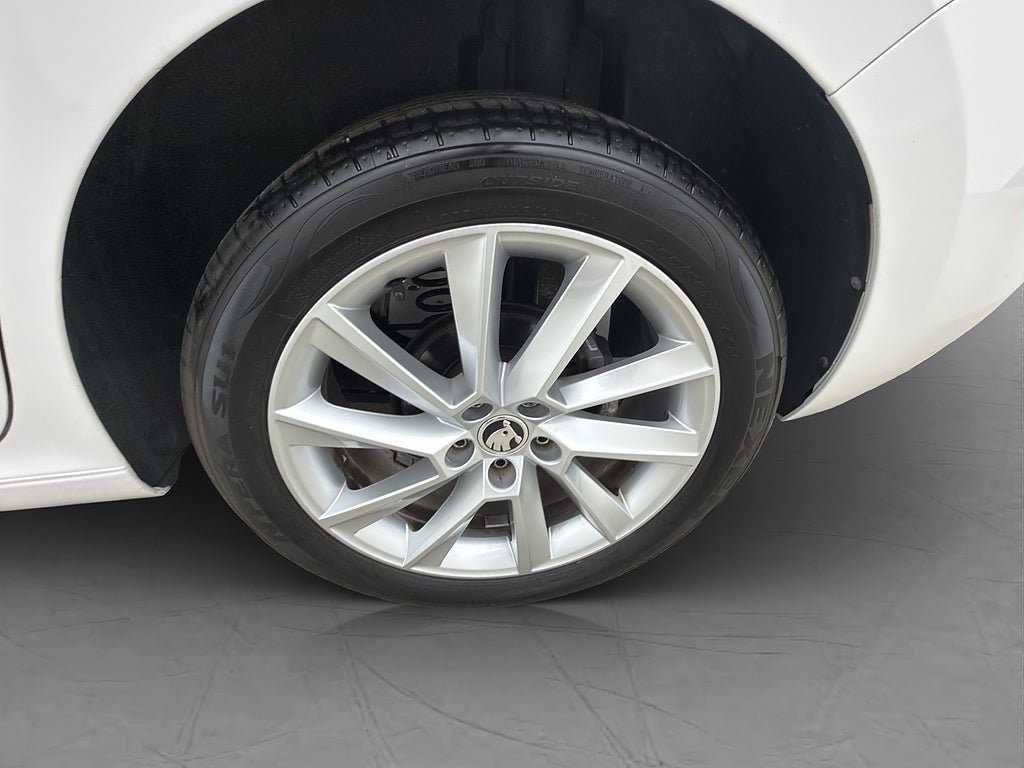 Vehicle Image 30