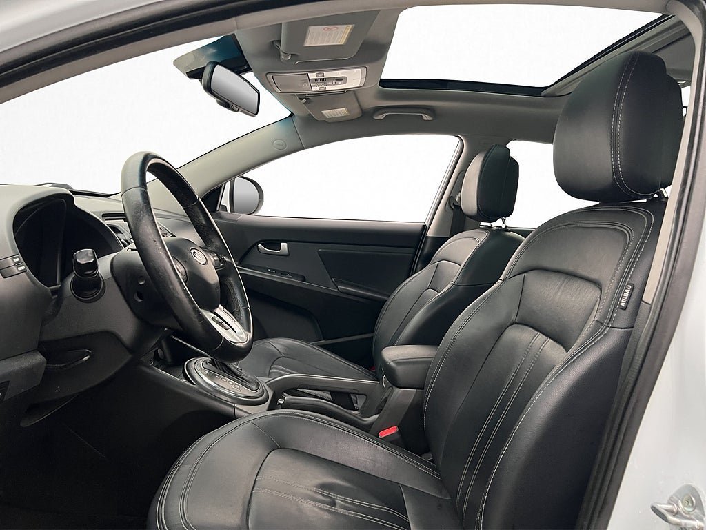 Vehicle Image 13