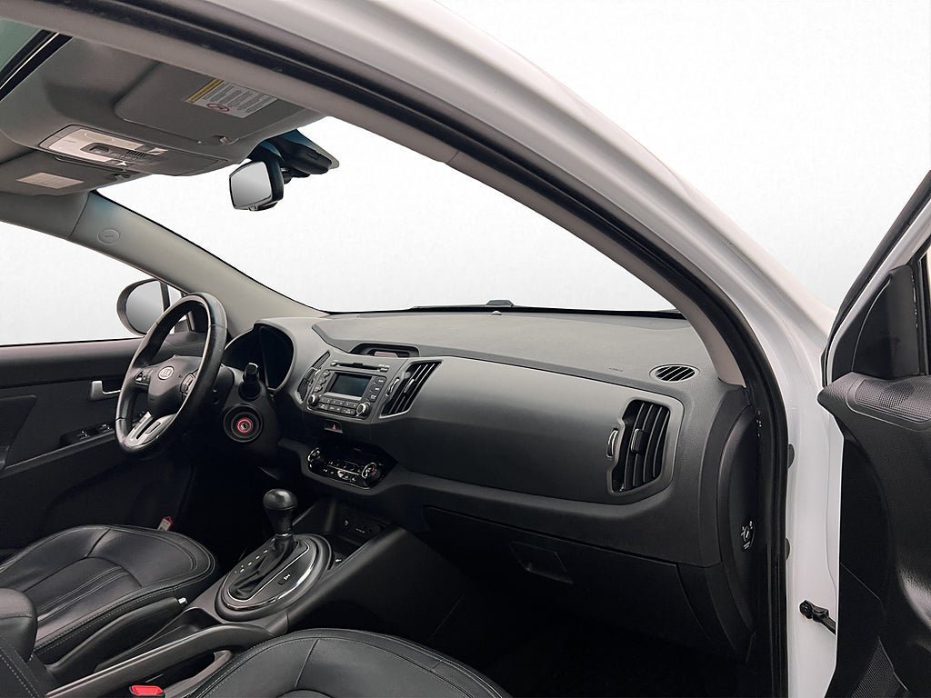 Vehicle Image 25