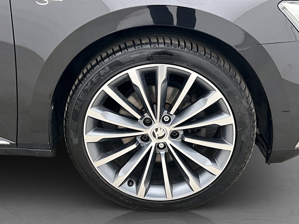 Vehicle Image 38