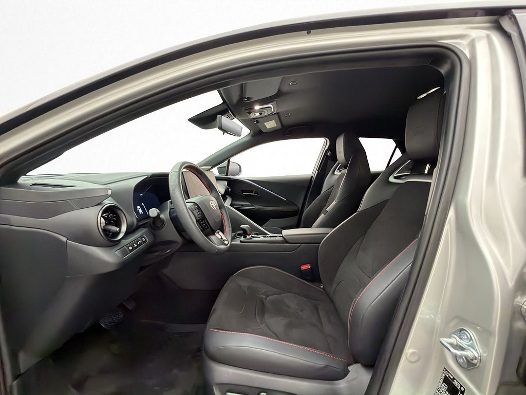 Vehicle Image 11