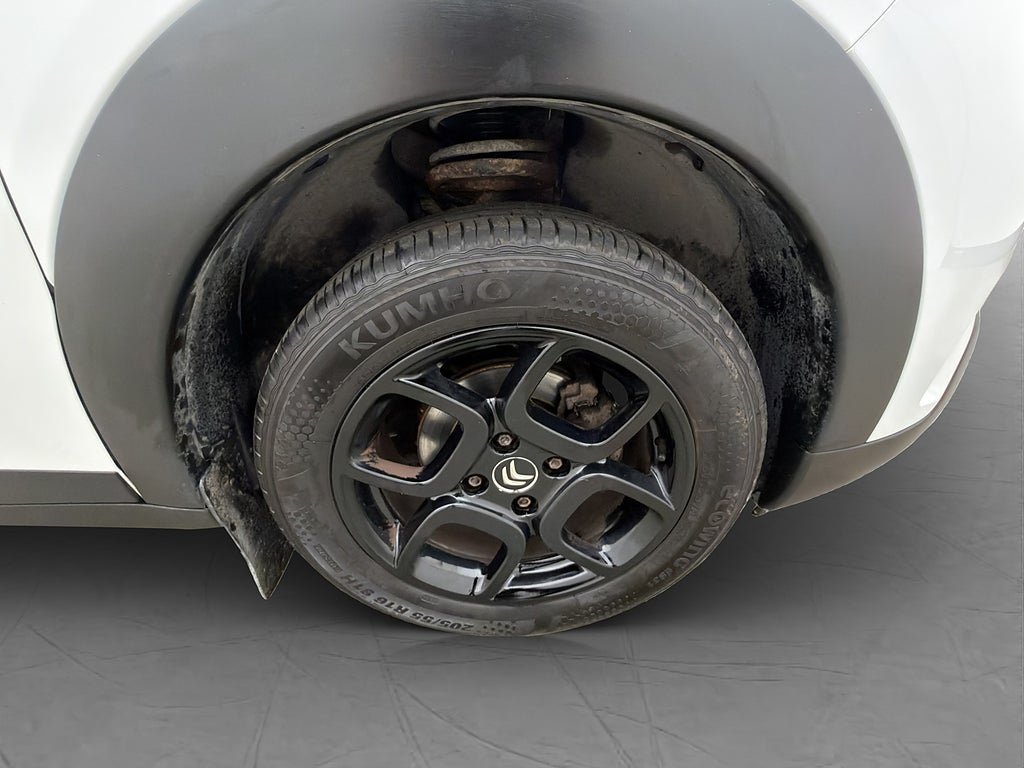 Vehicle Image 30