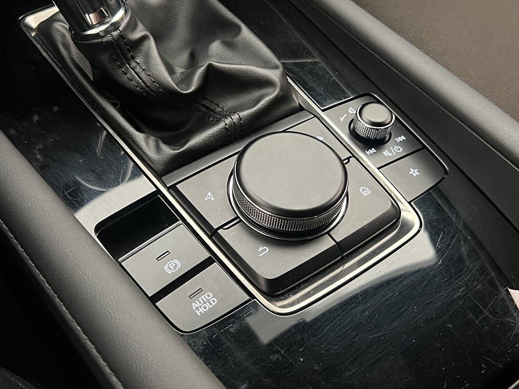 Vehicle Image 23