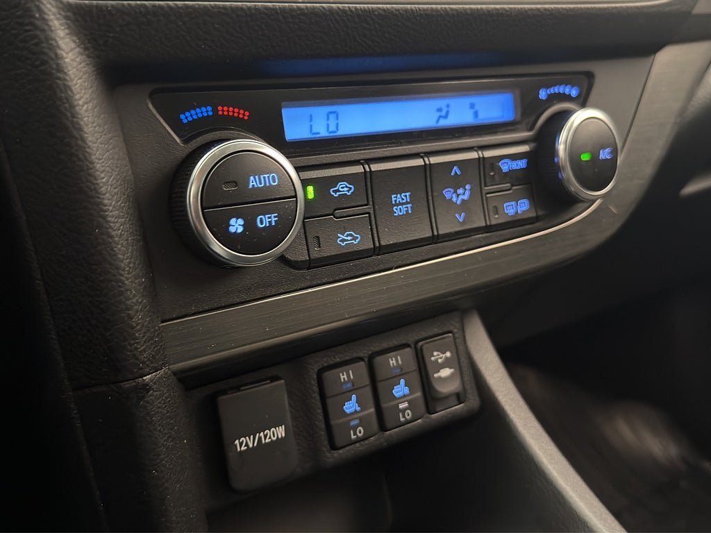 Vehicle Image 23