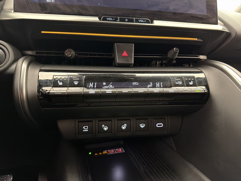 Vehicle Image 27