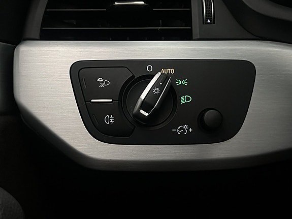 Vehicle Image 26