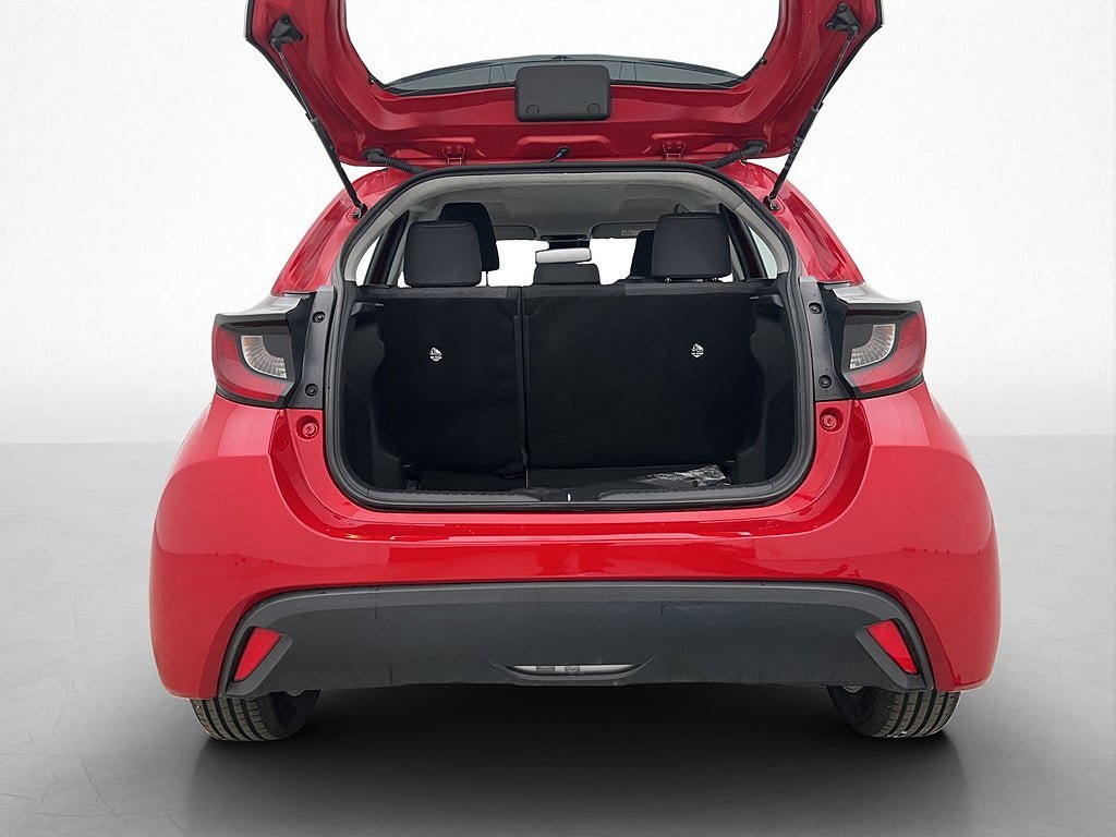 Vehicle Image 25