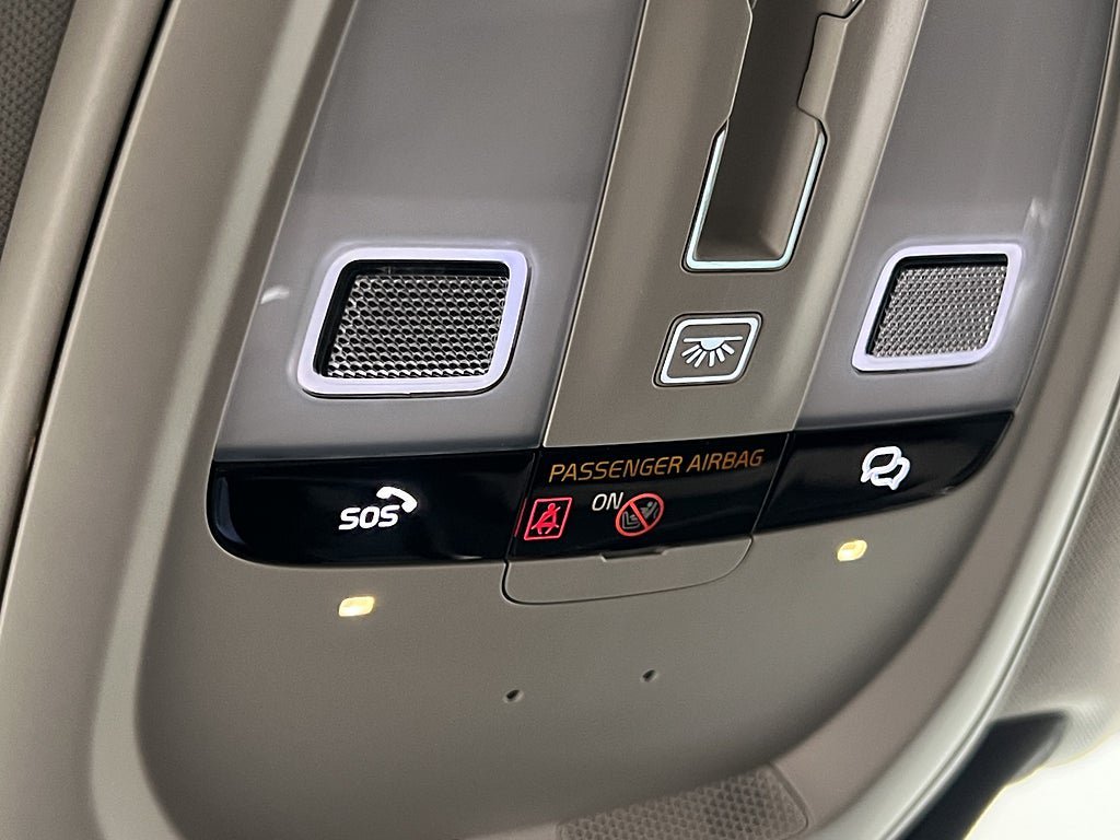 Vehicle Image 38