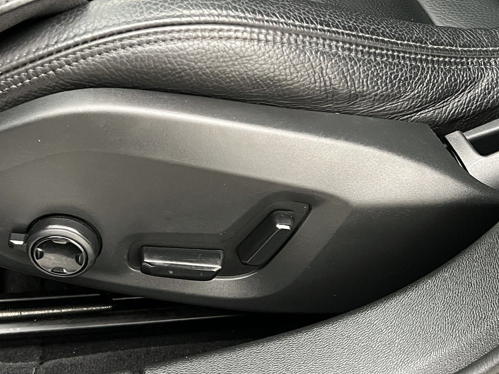 Vehicle Image 36