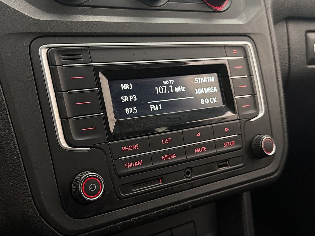 Vehicle Image 25