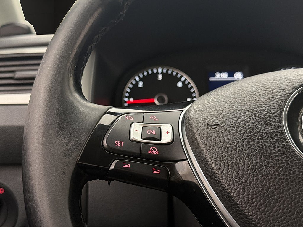 Vehicle Image 28