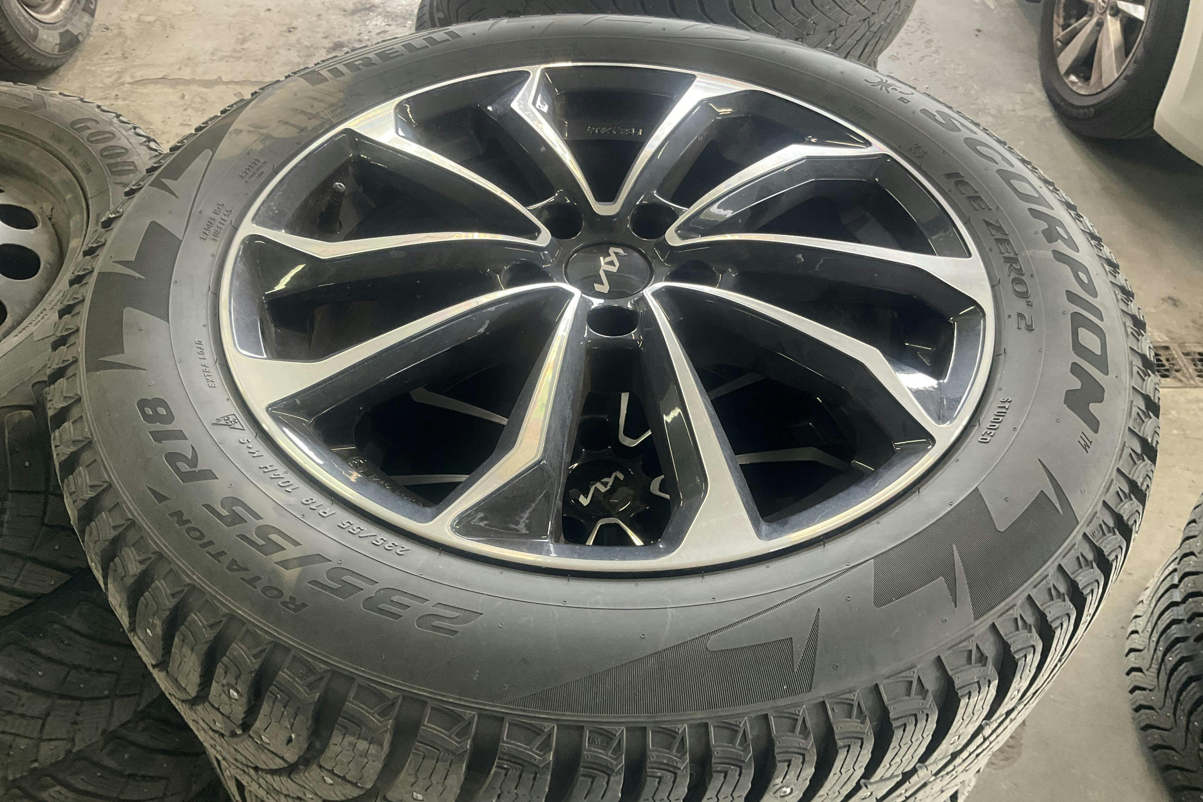 Vehicle Image 19