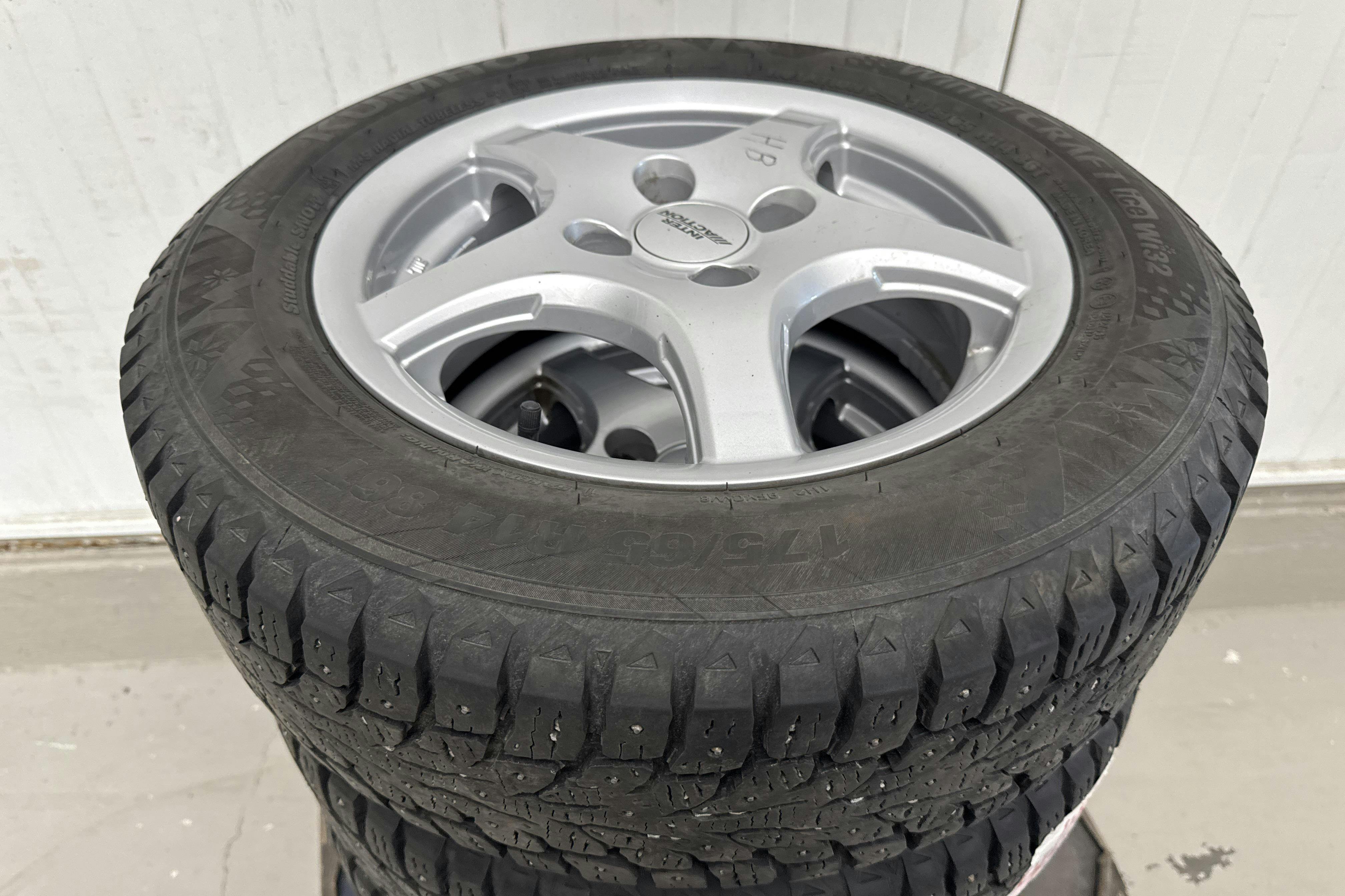 Vehicle Image 19