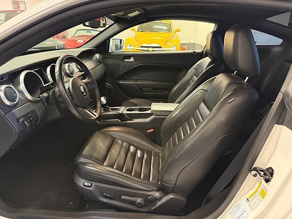 Vehicle Image 26
