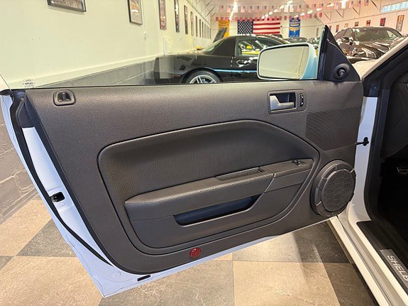 Vehicle Image 28