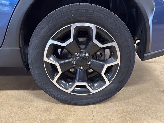 Vehicle Image 16