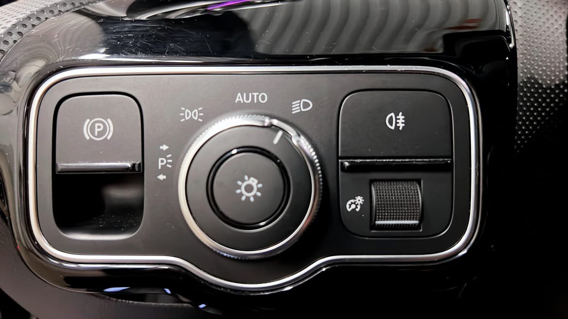 Vehicle Image 22