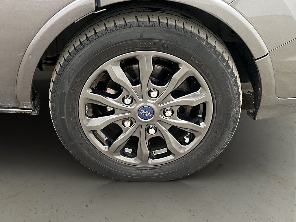 Vehicle Image 35