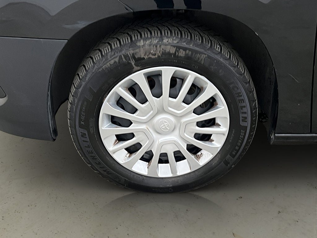 Vehicle Image 23