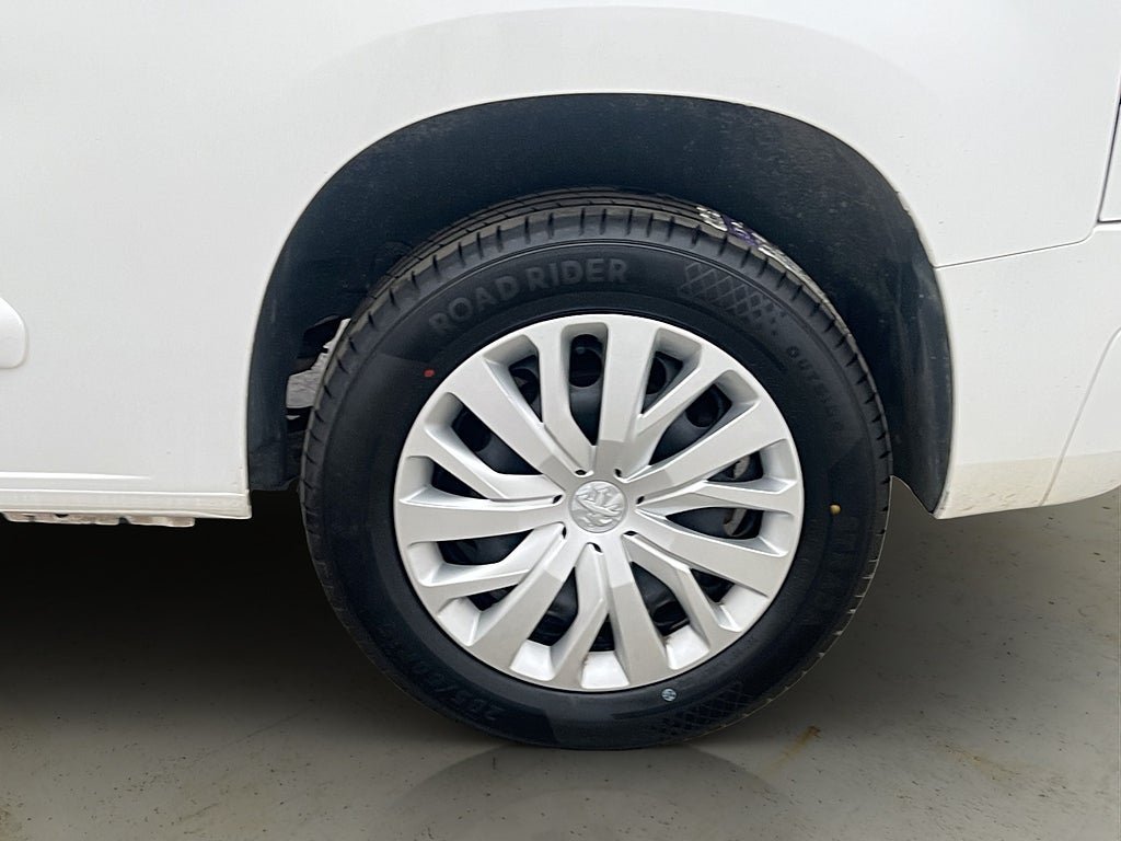 Vehicle Image 27