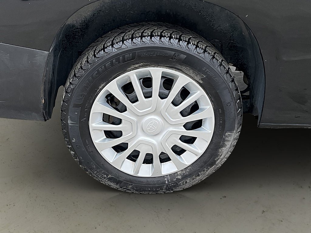 Vehicle Image 25