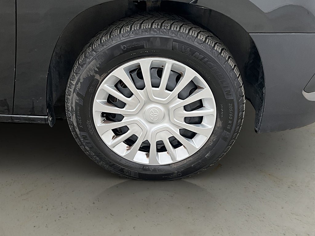 Vehicle Image 26