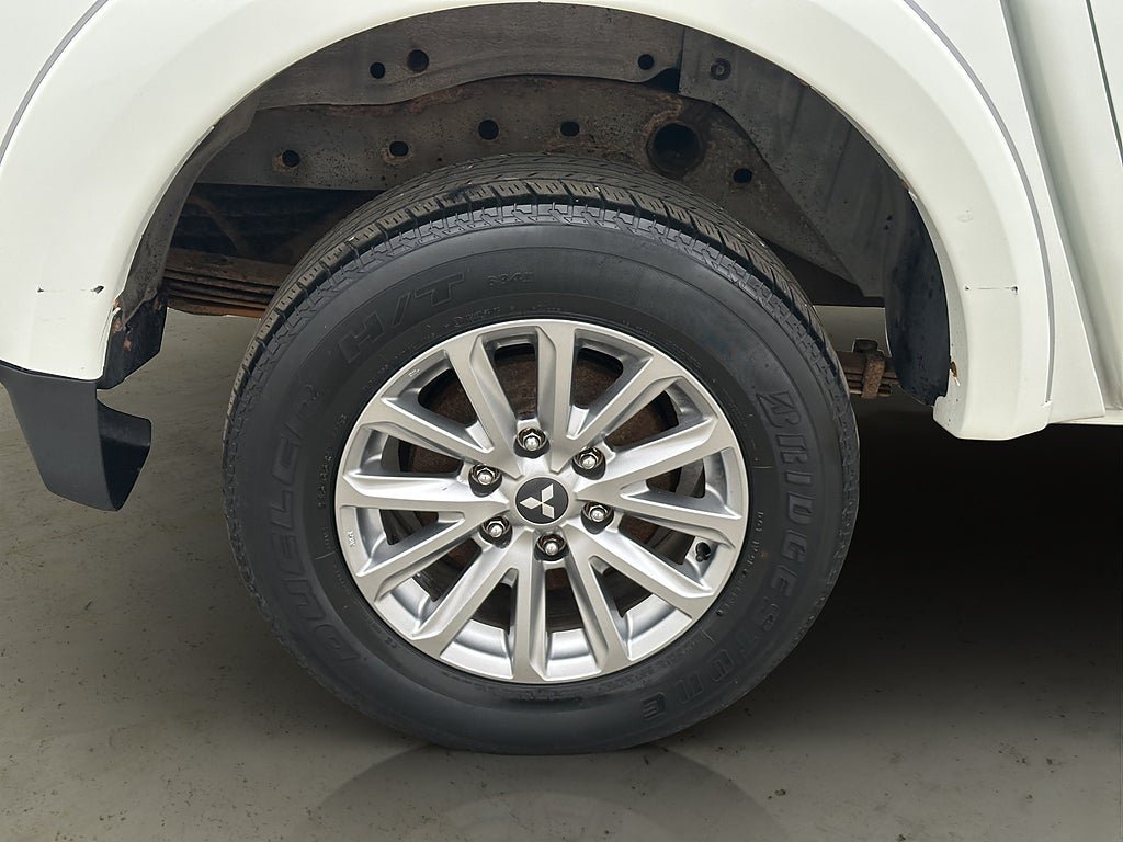 Vehicle Image 31