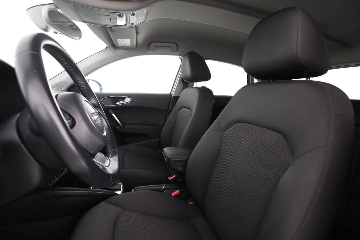 Vehicle Image 11
