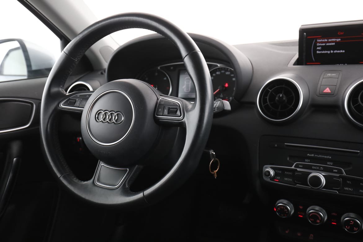 Vehicle Image 14