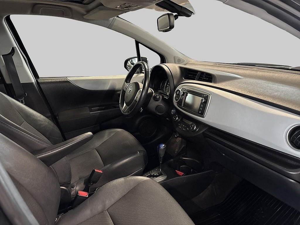 Vehicle Image 7