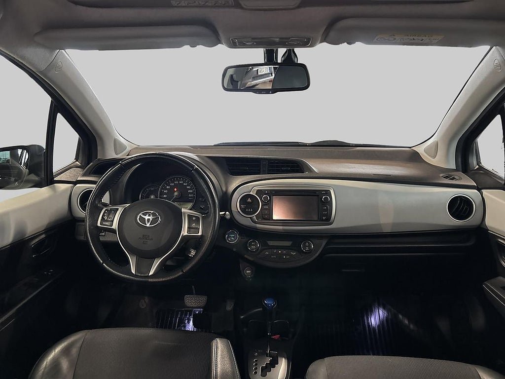Vehicle Image 9