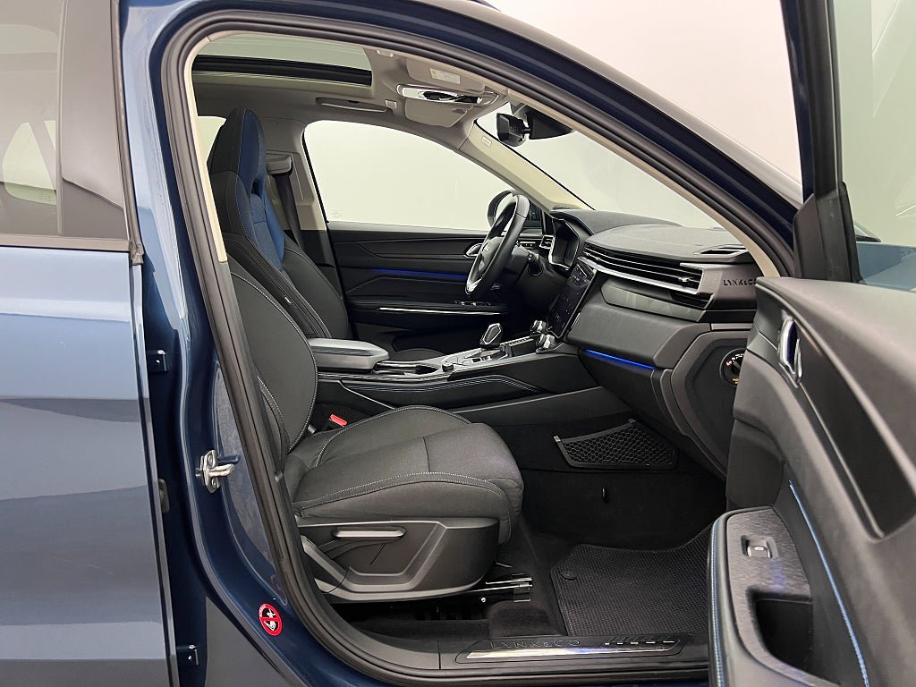 Vehicle Image 16