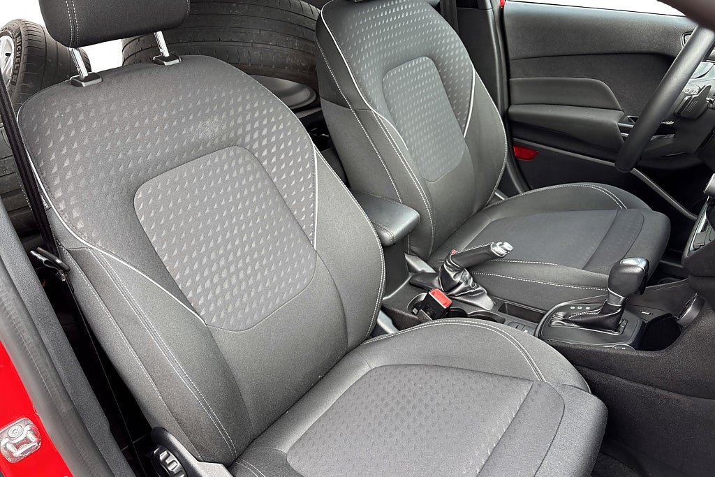 Vehicle Image 12