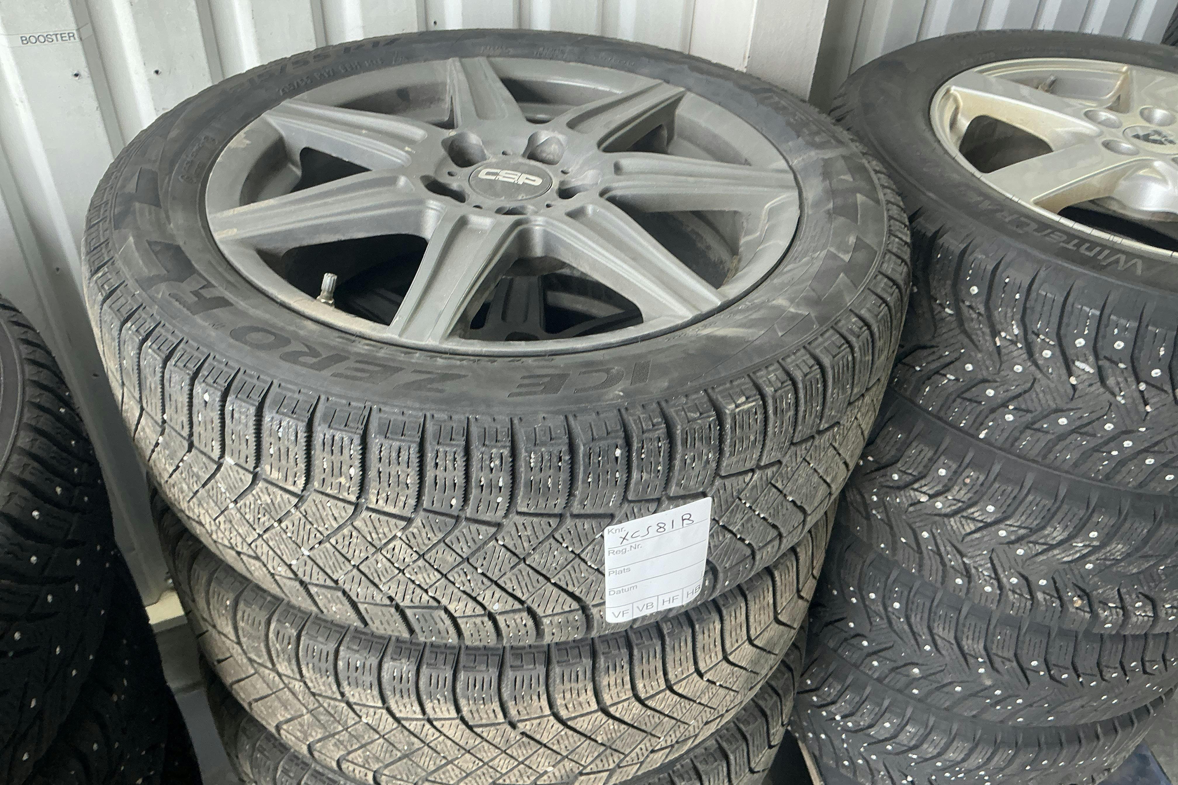 Vehicle Image 16