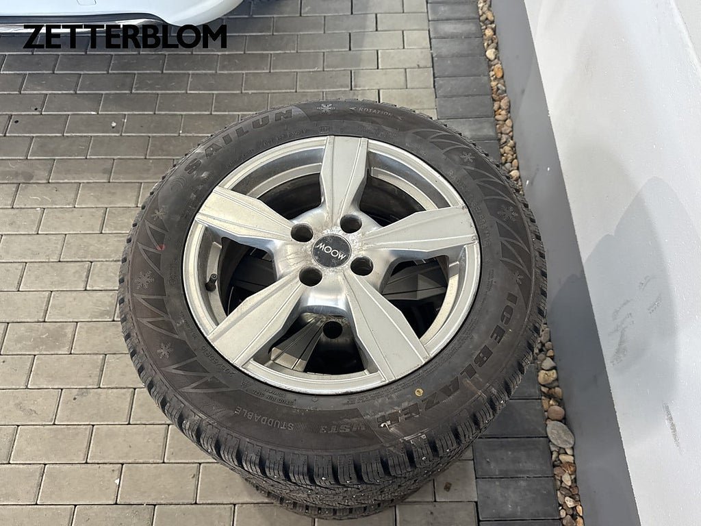 Vehicle Image 16