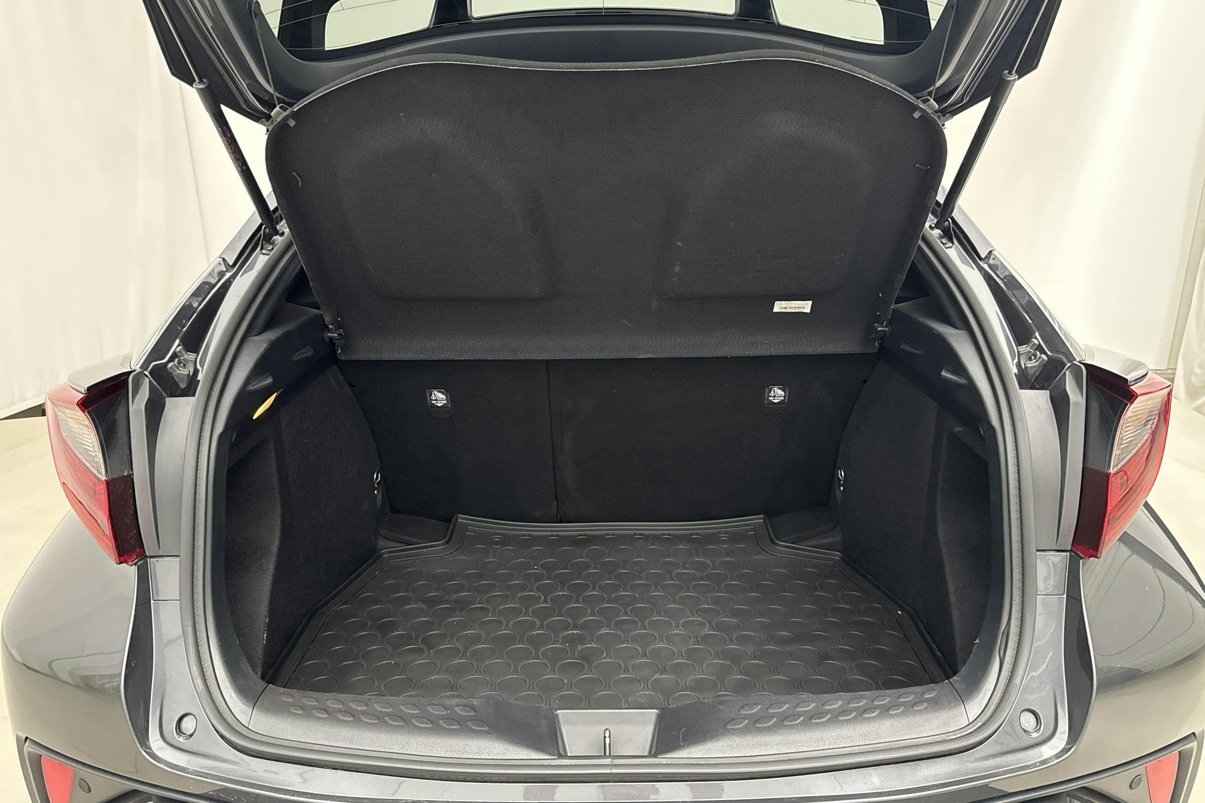 Vehicle Image 9