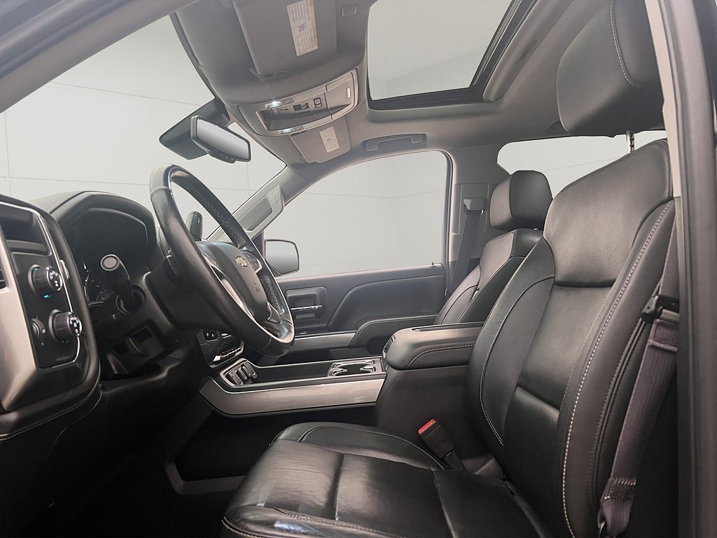 Vehicle Image 15