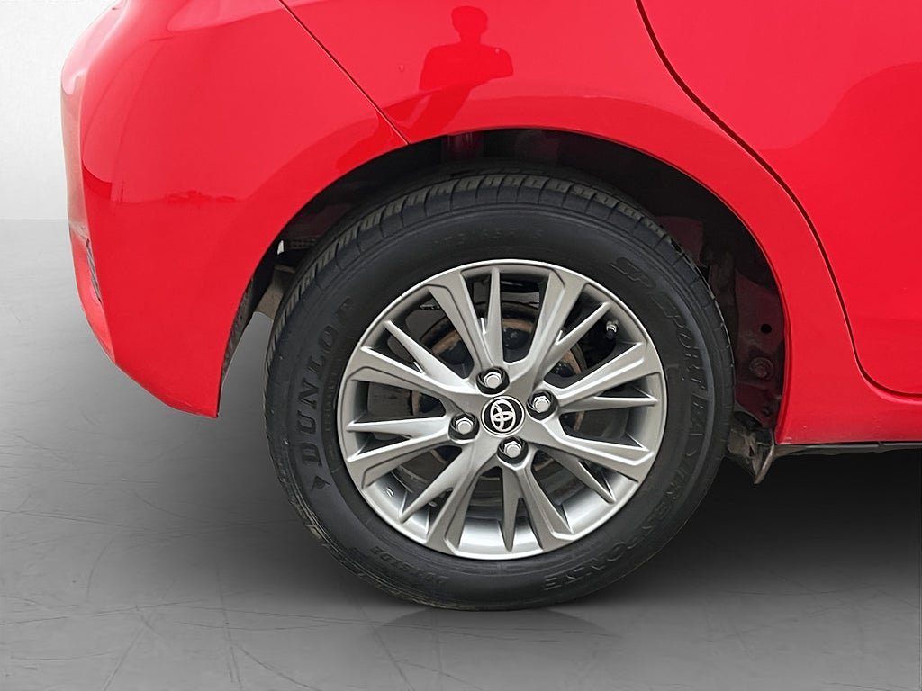 Vehicle Image 21