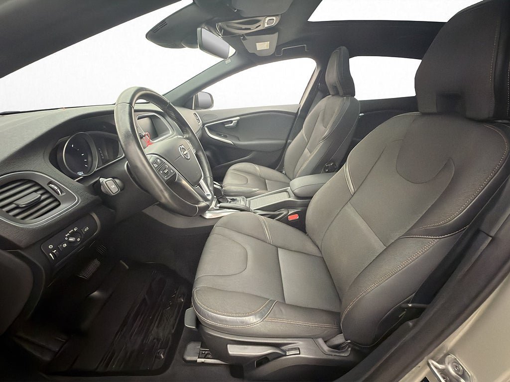 Vehicle Image 33