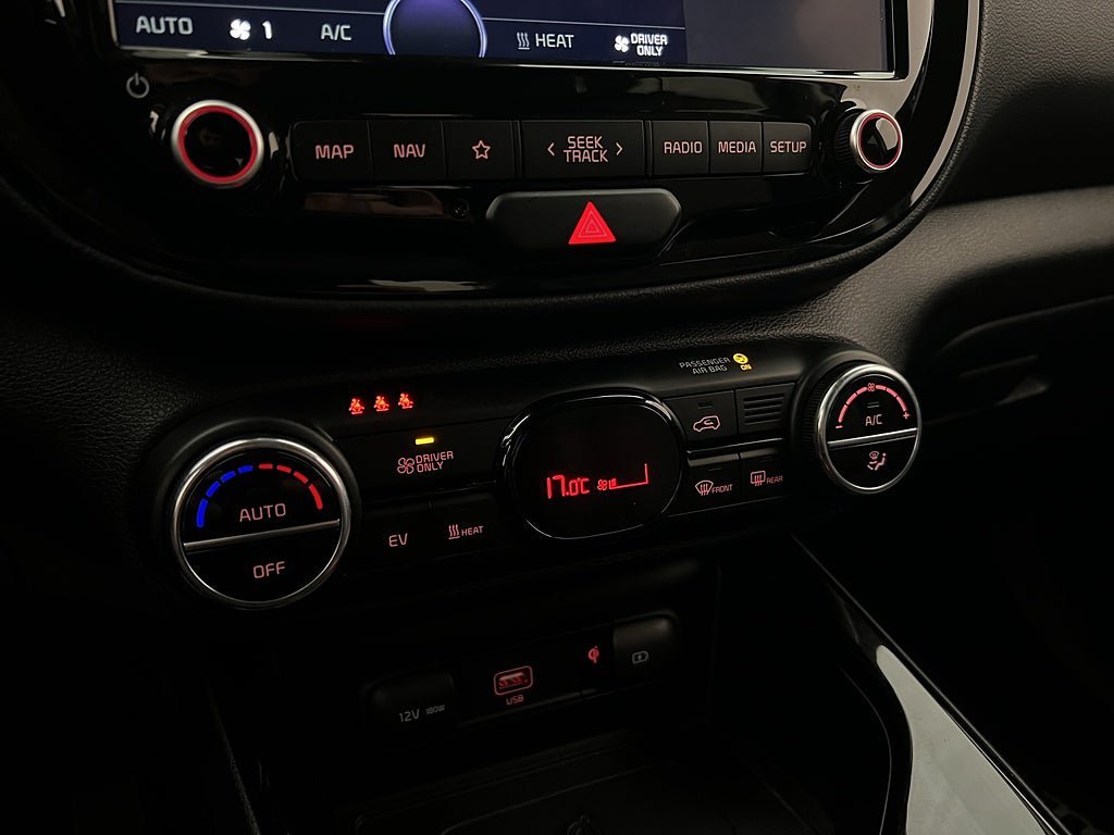Vehicle Image 24
