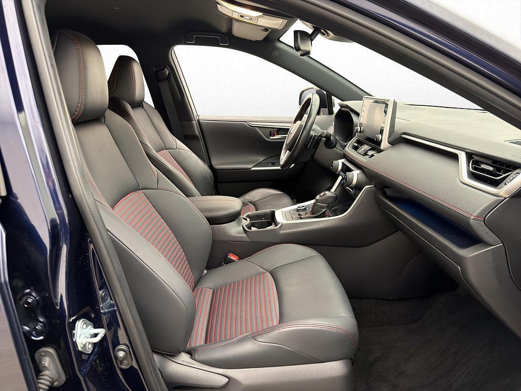 Vehicle Image 12