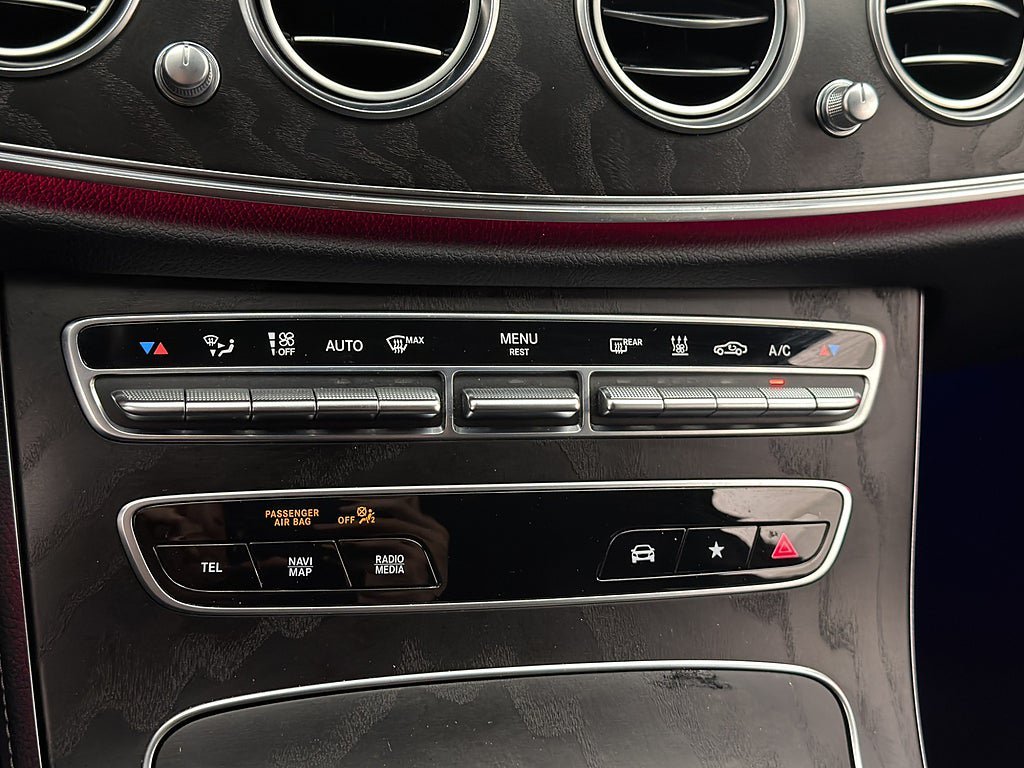 Vehicle Image 29