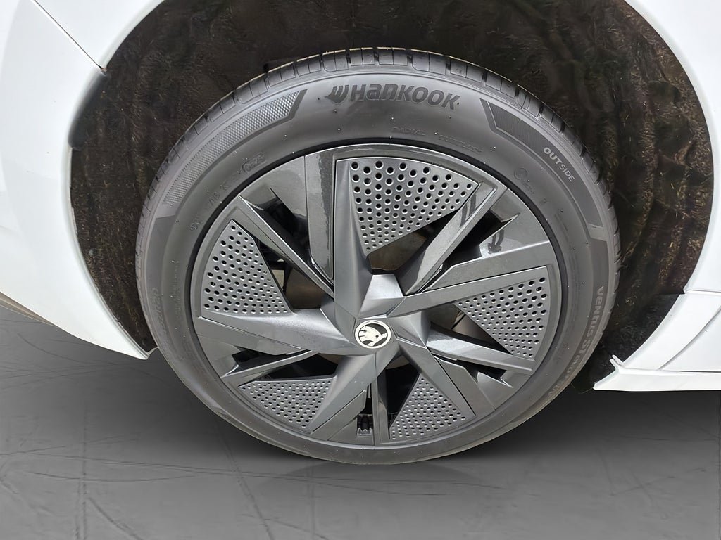 Vehicle Image 38