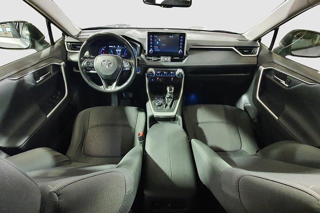 Vehicle Image 12